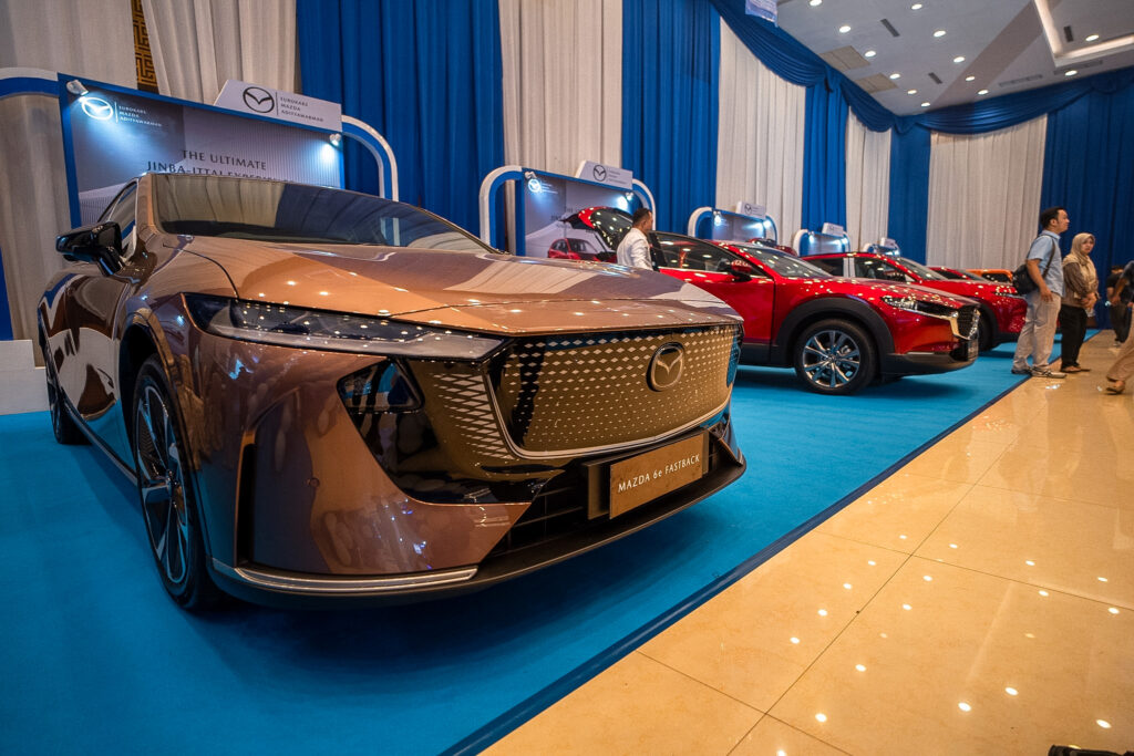 Mazda 6e Fastback EV Tampil Perdana di BCA Expo Malang 2026